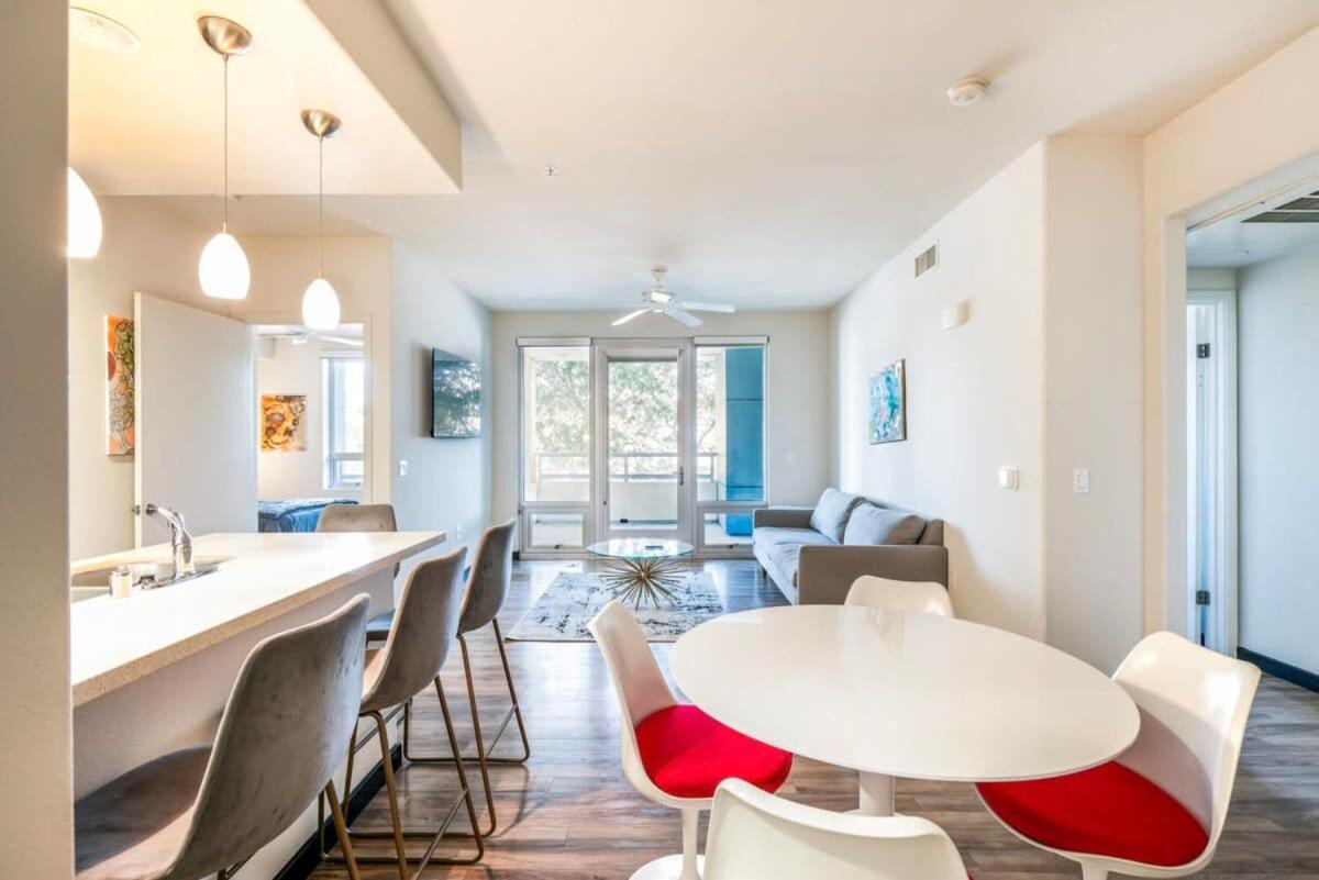 2br Modern Luxury Weho Apartment